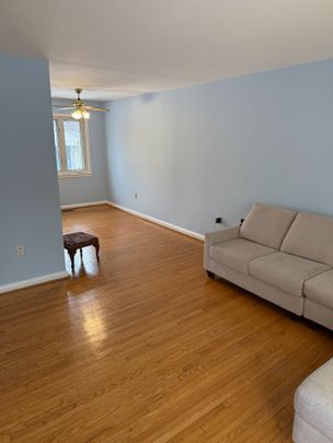 For Lease - 5 Lawrence Crescent Unit# Upper, Brampton, Ontario - Photo 1