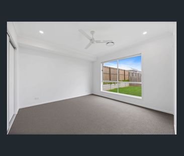 Stunning Newly Built Family Home - Photo 4