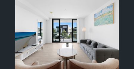 Luxury Resort Living - Week by Week - Furnished 3 Bedroom Apartment at Hope Island Resort - Photo 2