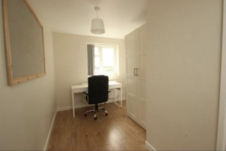 6 bedroom semi-detached house to rent - Photo 5