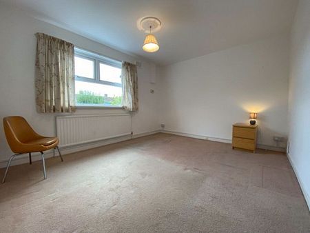 3 Bed - Cotswold Avenue, Lisvane, Cardiff - Photo 2