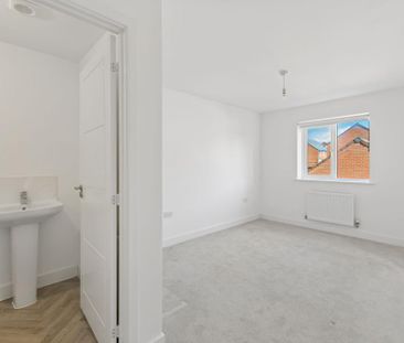 3 bedroom semi-detached house to rent - Photo 1