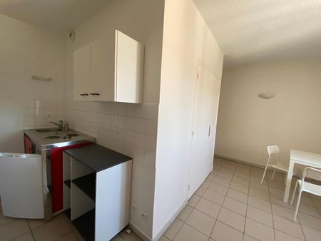 Location Appartement 1 pièce 24m² PRIVAS 07000 - Photo 4
