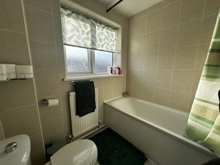 Eastleigh Drive. Mansfield Woodhouse, Mansfield, NG19 - Photo 5