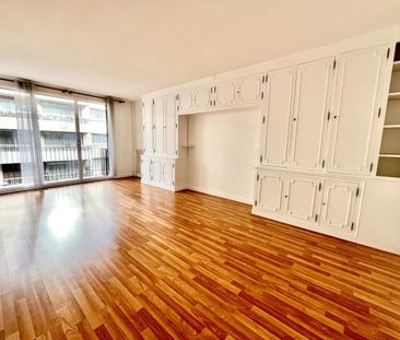 A LOUER 2P 46m² PARIS XVème CAVE PARKING ET BALCON - Photo 3