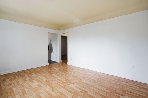 For Lease - 6167 Dorchester Road Unit# 3, Niagara Falls, Ontario - Photo 1