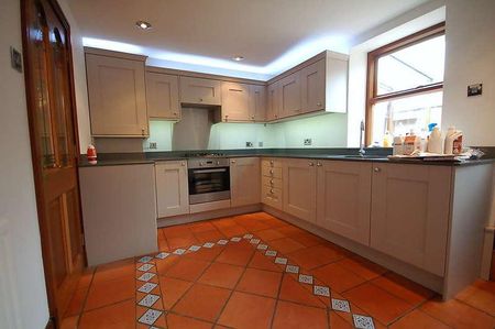 Glossop Road, Marple Bridge, SK6 - Photo 5