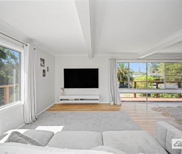 MODERN FAMILY LIVING IN A PRIME TAREE WEST LOCATION - Photo 1