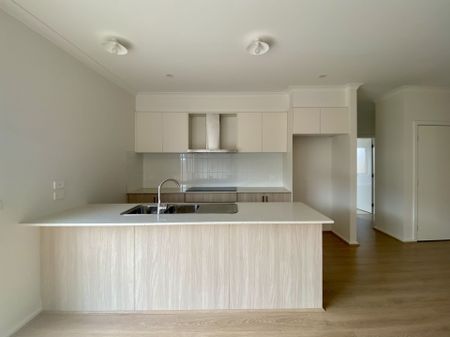 Brand New home, Low Maintenance Family Living - Photo 3