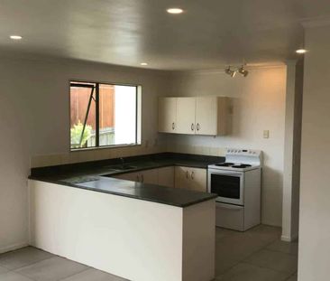 Four Bedroom Family Home - Photo 3
