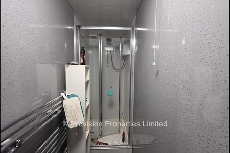 6 Bedroom Student Lets Leeds - Photo 2