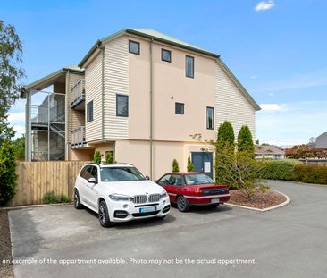 Modern one bedroom apartment in Richmond with single garage - Photo 5