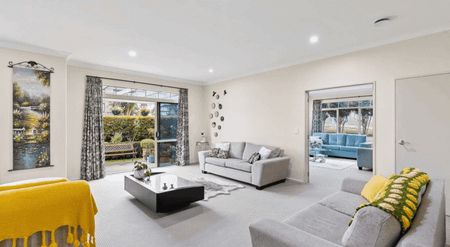 Expansive 5 Bedroom Home in Prime Mission Heights - Photo 3