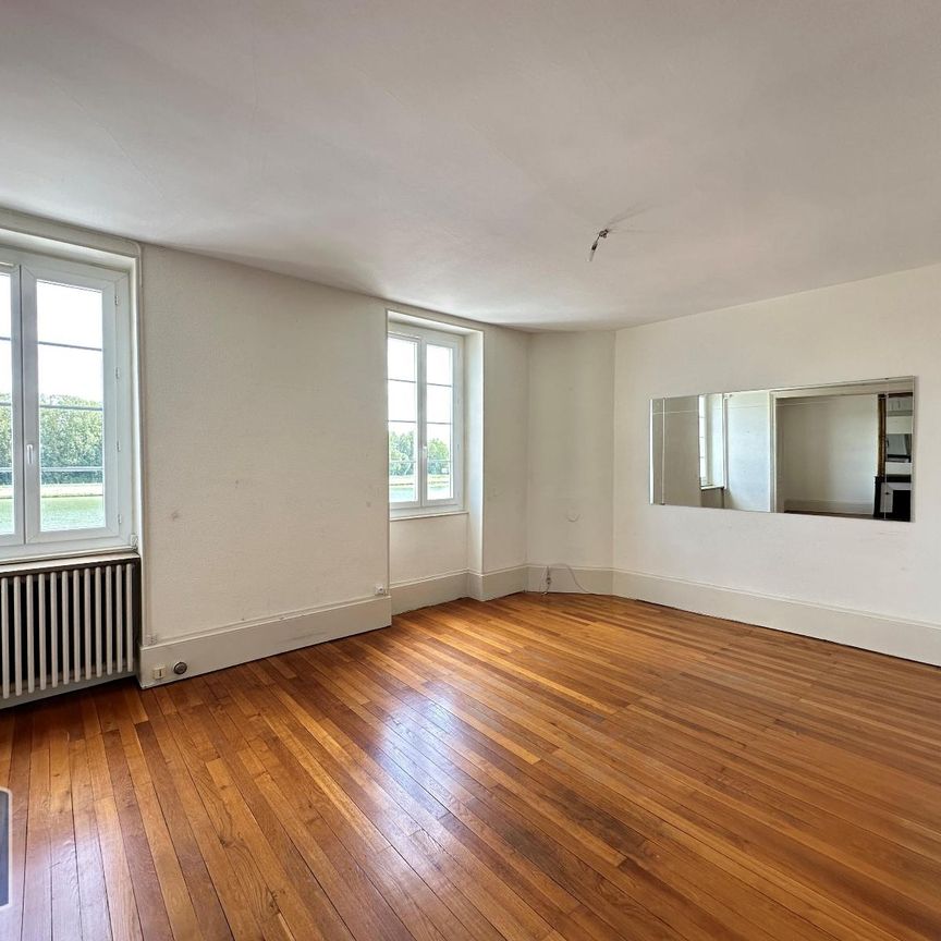 Location Appartement 5 pièces 121m² MACON 71000 - Photo 1