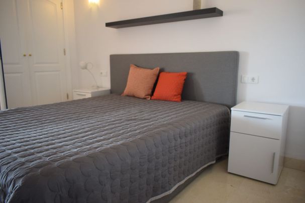 Middle Floor Apartment in Elviria - Photo 1