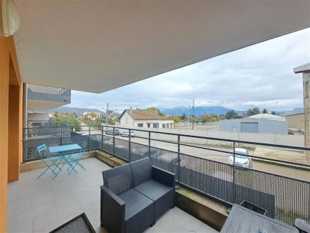 Location appartement 3 pièces - 76.15m² à Rives (38140) - Photo 2