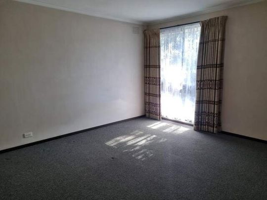 1/12 Oriel Road, Ivanhoe - Photo 1