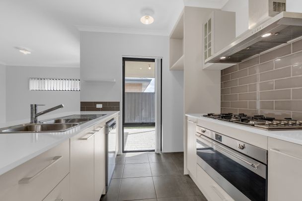 4 Bedroom Family home in Baldivis - Photo 1