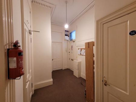 4 bedroom apartment to rent - Photo 2