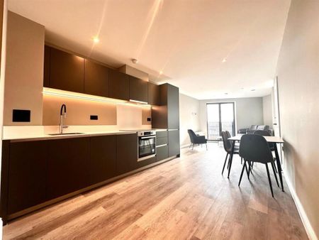 3 Bed Flat, Springwell Gardens, LS12 - Photo 3