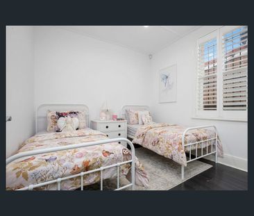 FULLY RENOVATED FEDERATION IN CONVENIENT LOCATION! - Photo 3