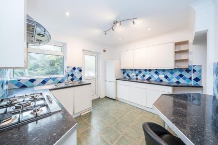 3 bedroom end of terrace house to rent - Photo 5