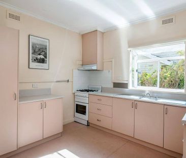Low maintenance home - Photo 4