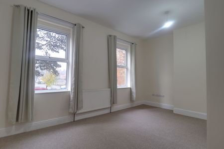 3 bed mid-terraced house to rent in Corporation Street, Stafford, ST16 - Photo 4