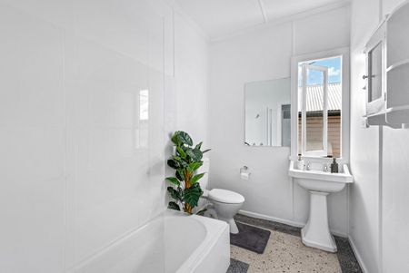 “City View Lodge”, 117 Lytton Rd East Brisbane - Photo 5