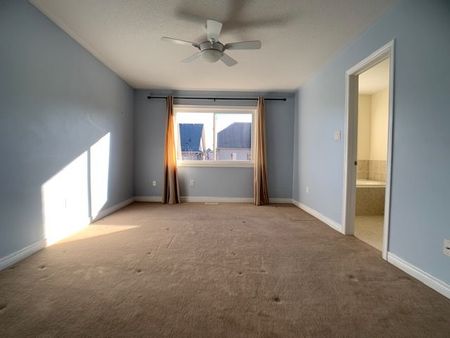 For Lease - 137 Four Seasons Crescent, Newmarket, Ontario - Photo 5