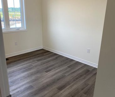 For Lease - 899 Ash Gate, Milton, Ontario - Photo 3