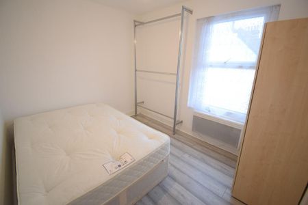 1 Bed Flat, Braxted Park, SW16 - Photo 2