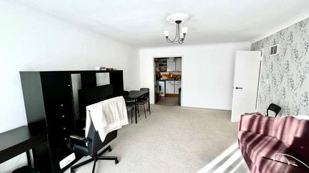 Grove Road, Sutton, SM1 - Photo 3