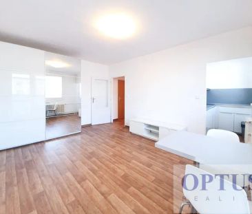 P4 Podolí, Kaplická ul., moderní část. zař. byt 1 + k. k. s lodžií,... - Fotografie 2