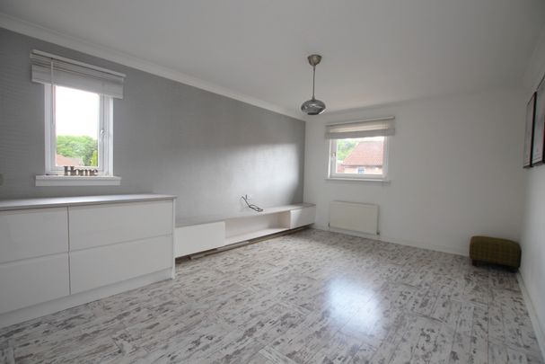 Summerhill Place, Drumchapel, Glasgow - Photo 1