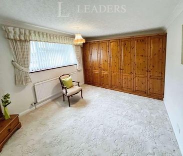 North Parade, Holbeach, PE12 - Photo 3