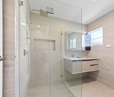 Charming 3-Bedroom Home in Lakeside San Remo - Photo 5