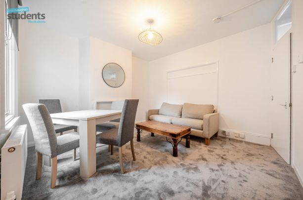 4 bedroom terraced house to rent - Photo 1