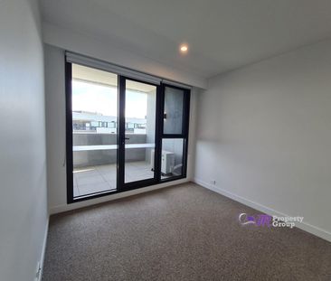 This low-maintenance apartment is waiting to be made a home. - Photo 3