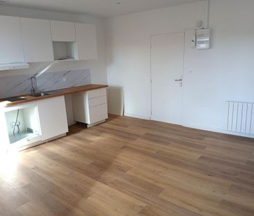 Location Appartement 2 pièces 46m² BRIGNOLES 83170 - Photo 4