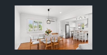 Contemporary Comfort and Easy Living - Photo 2