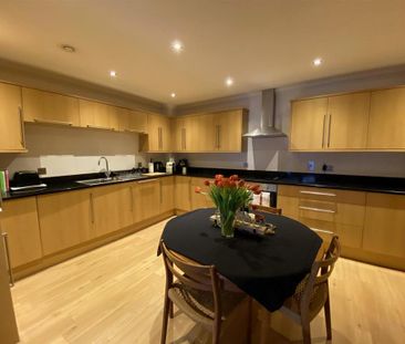 2 bedroom terraced house to rent - Photo 4