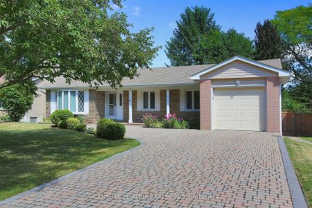 For Lease - 16 Brightbay Crescent, Markham, Ontario - Photo 2