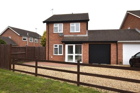 2 bedroom link detached house to rent - Photo 3