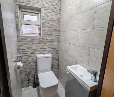 4 bedroom terraced house to rent - Photo 5