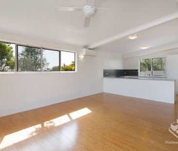 Large one-bed, modern cottage with spacious rooms in tranquil setting - Photo 1
