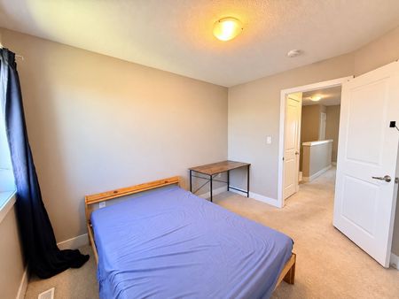 For Lease - 1960 Dalmagarry Road Unit# 208, London North, Ontario - Photo 2