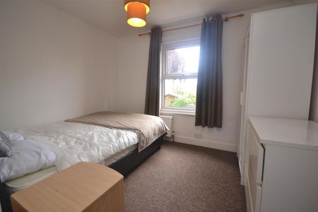1 bedroom Flat To Let - Photo 4