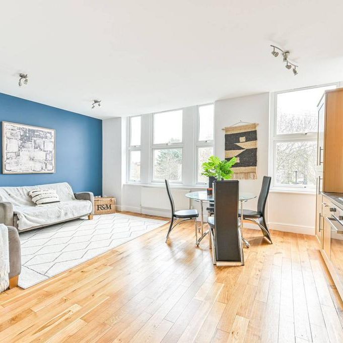 2 bedroom flat to rent - Photo 1