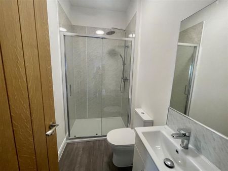 2 bedroom apartment to rent - Photo 5